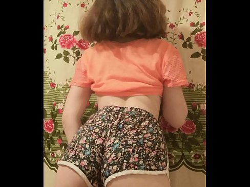 ❤️ Секси млада мадама сваля шортите си пред камерата. ❤❌ Просто порно в bg.makesexnotwar.ru ☑